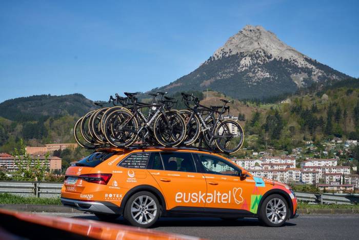 Euskaltel-Euskadik Esloveniako Itzulia utzi du, taldearen bizikleta guztiak lapurtu ostean