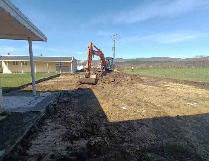 Klinikako ospitalea handitzeko obrak hasi dira