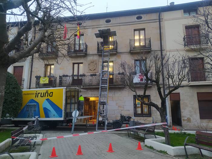 Hasi da udaletxeko etxe aldaketa