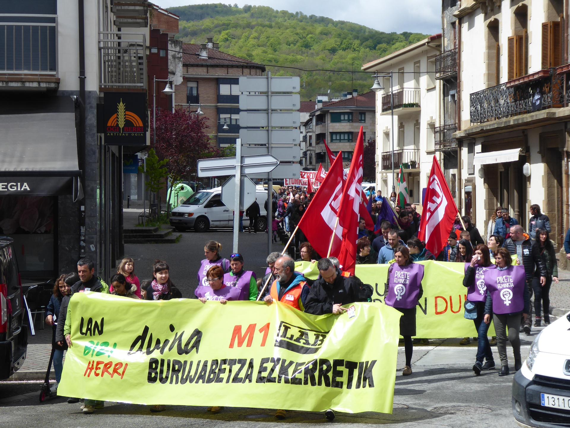 Langileen eguna aldarrikapen moreez