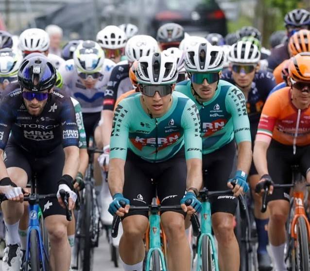 Nairo Quintanak irabazitako Asturiasko Itzulian, sakandarrak oso txukun