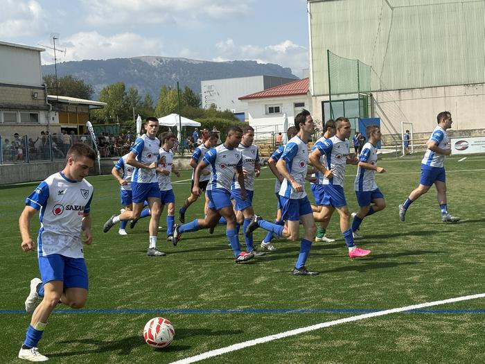 Lagun Artearen berdinketa eta Altsasu B-ren lehen garaipena