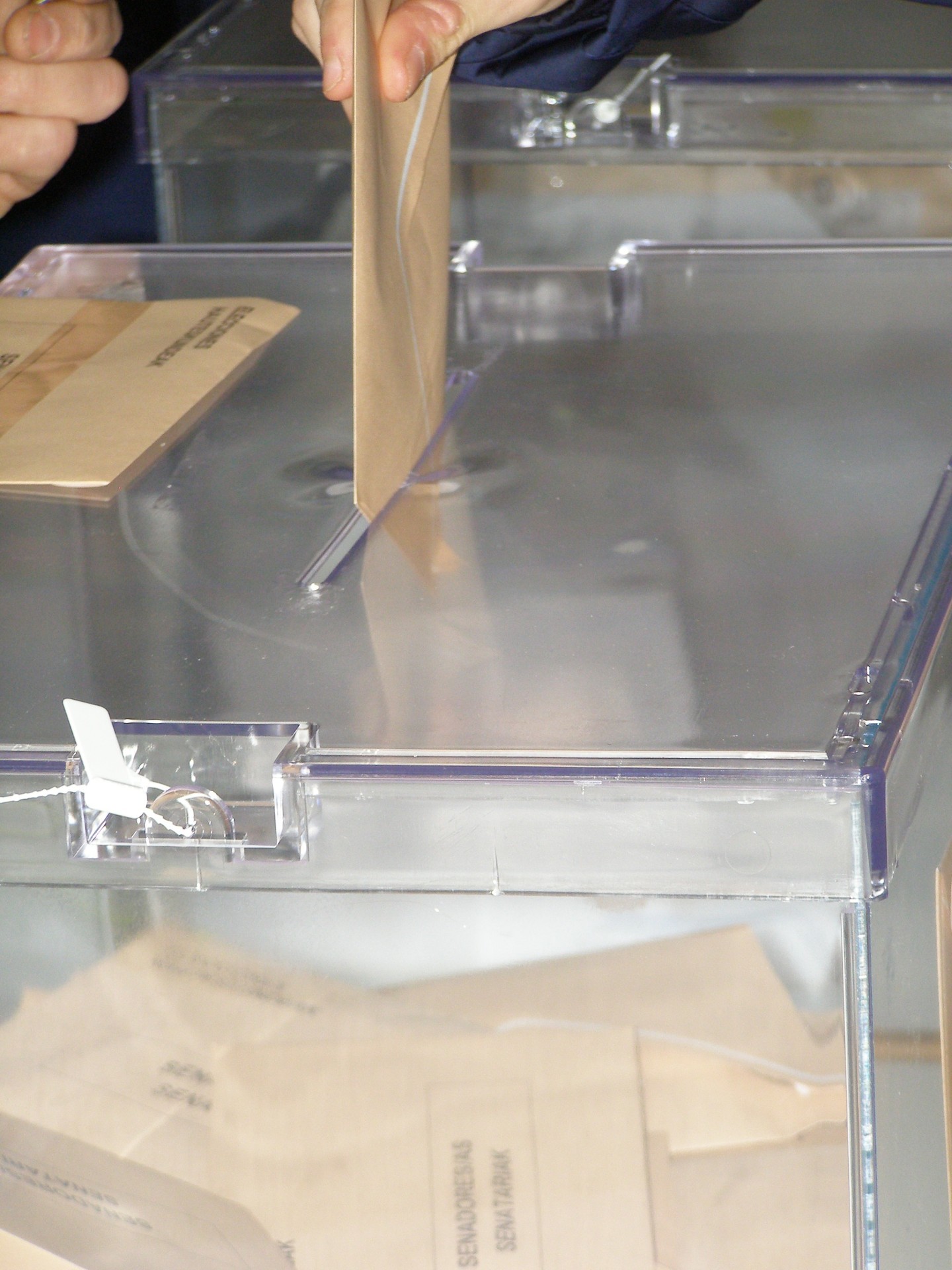Elkarrekin Ahal Dugu boto bakarreko aldeagatik