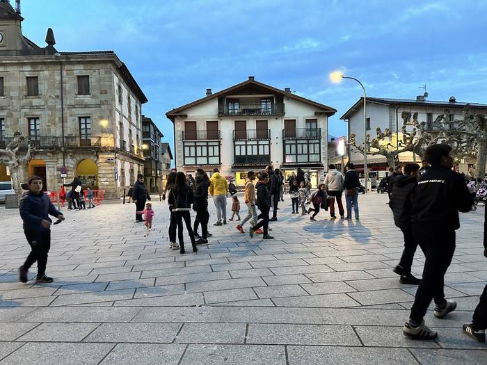 Sustantzien eta pantailen kontsumoaz gaztigatzeko