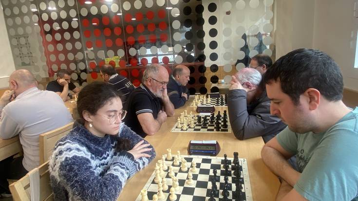 Xakea, taekwondoa, gimnasia erritmikoa, atletismoa, mendia, igeriketa eta areto futbola