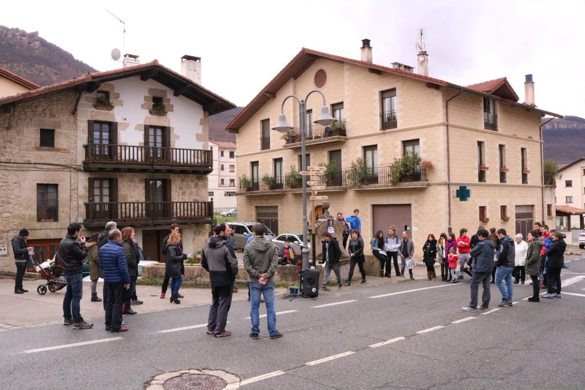Dispertsioaren oroigarria jarria