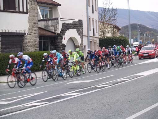 Euskal Herriko Itzulia Sakanatik pasako da