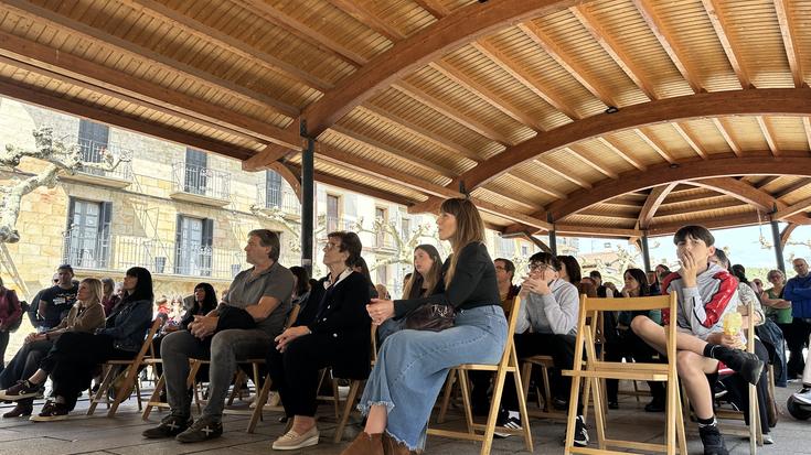 Zabalarekin zer gertatu zen argitu nahi duen ekimena Etxarri Aranatzen aurkeztu zuten