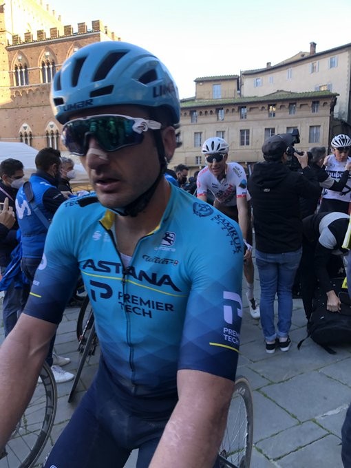 Gorka Izagirrek Fuglsang liderraren aldeko lan bikaina egin zuen Strade Bianchen