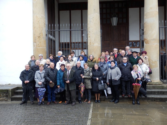 Kintoz bete dira kaleak - 1