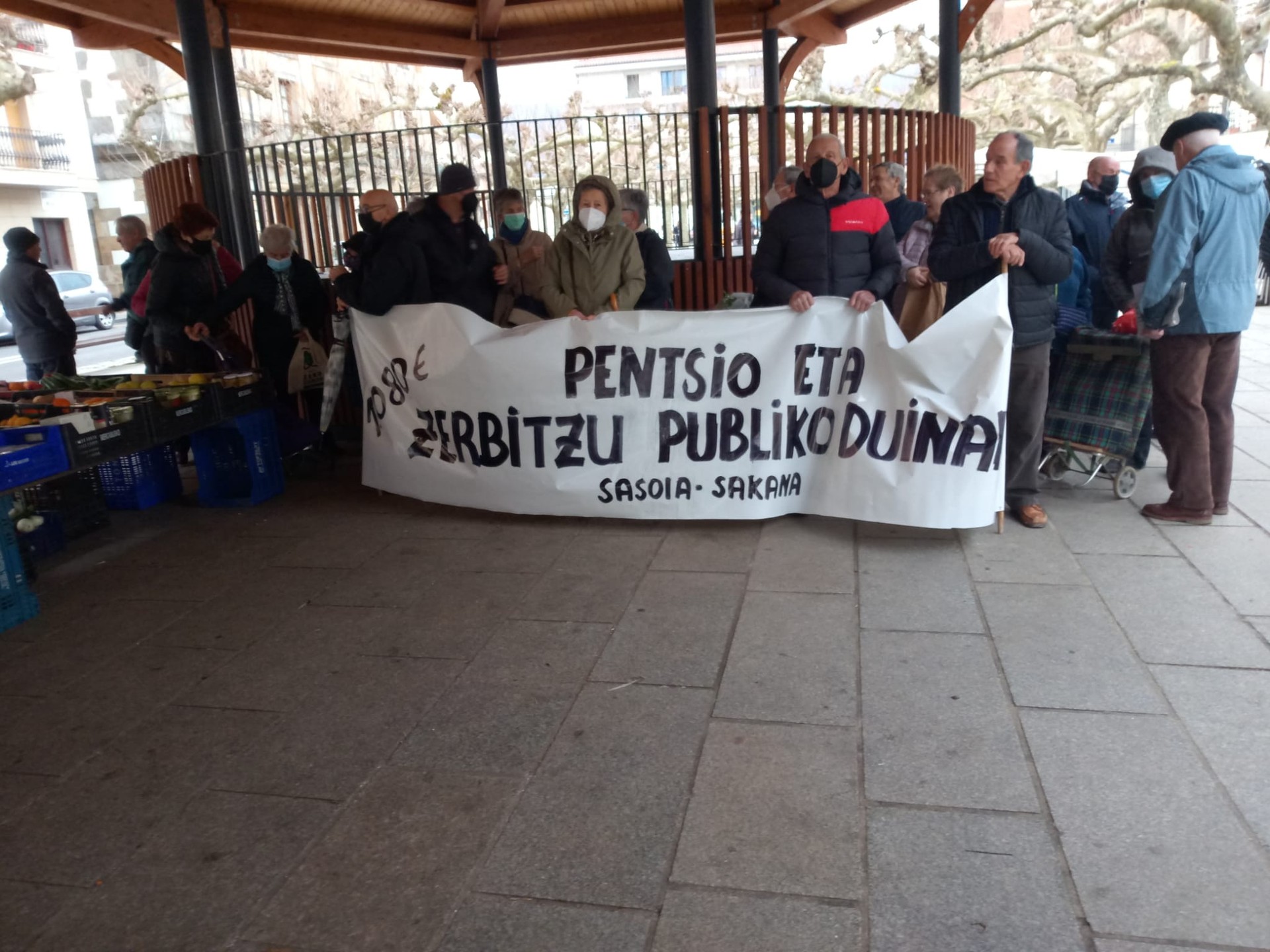Pentsio eta zerbitzu duinen alde