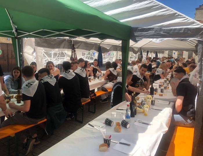 "Jendea pozik ikusten duzunean, merezi du"