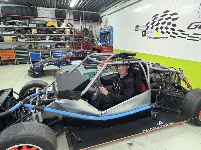 "Urbasa berezia da: aita aritu zen, eta nik urte asko daramatzat"