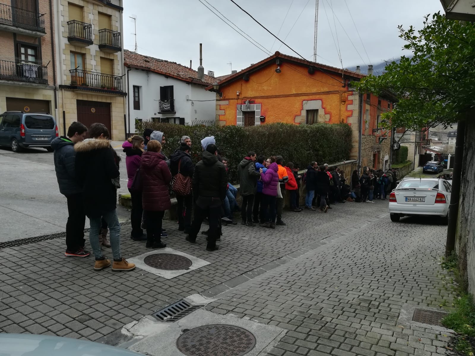 90 minututan amaitu dira Berri Txarrak taldearen Beude biraren sarrerak