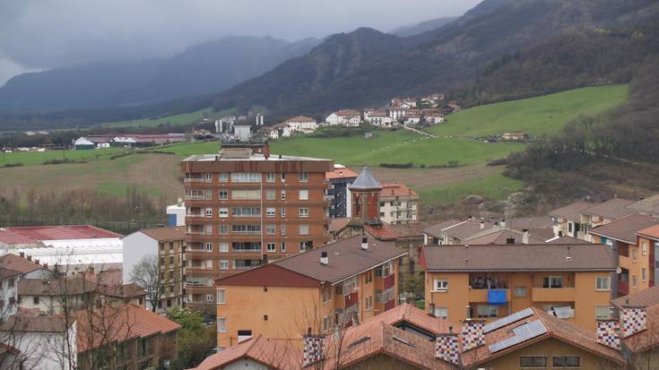 Irurtzunek eta Etxeberrik fazerioko aprobetxamendua saldu nahi dute