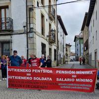 Adinekoen eskubideak eta beharrak babestea eskatu dute