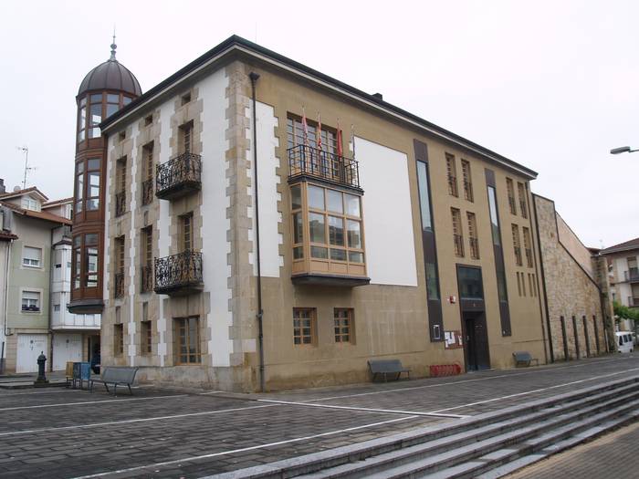 Udaleko hiru lanpostu betetzeko izendapenak