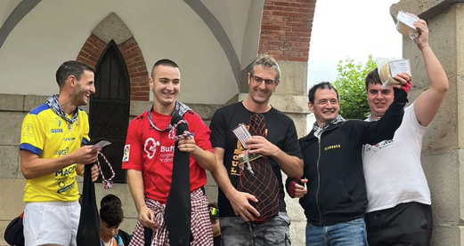 Irurtzunek festak despeditu ditu