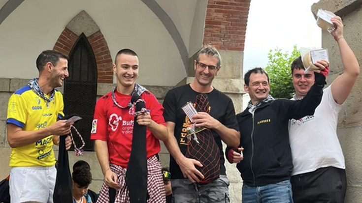 Irurtzunek festak despeditu ditu