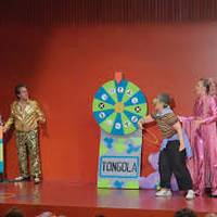 'Tongola' komedia, Olaztin