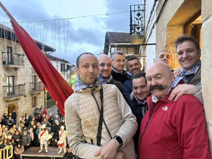 Zezensuzkoak balkoian