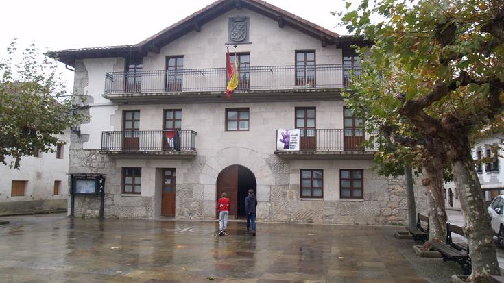 Udaletxea ordu batez egonen da zabalik