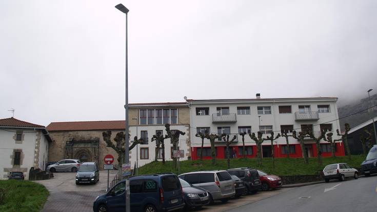 Irurtzungo musika eskolako izen ematea zehaztuta