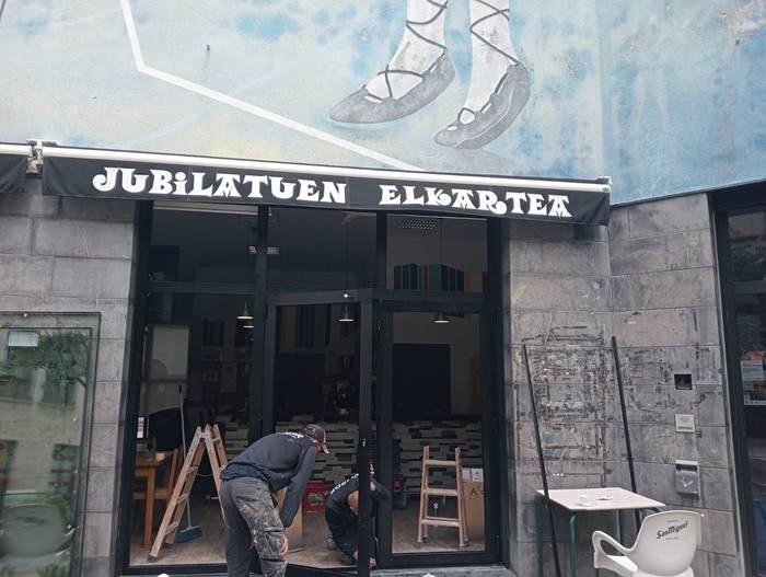 Kultur etxeko tabernan ate berria