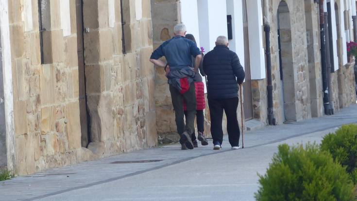 Ariketa fisikoa egiteko gonbidapena 65 urtetik gorakoendako