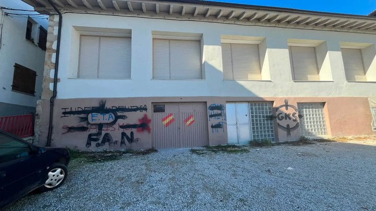 Gazte asanbladak "pintaketa faxistak" salatu ditu