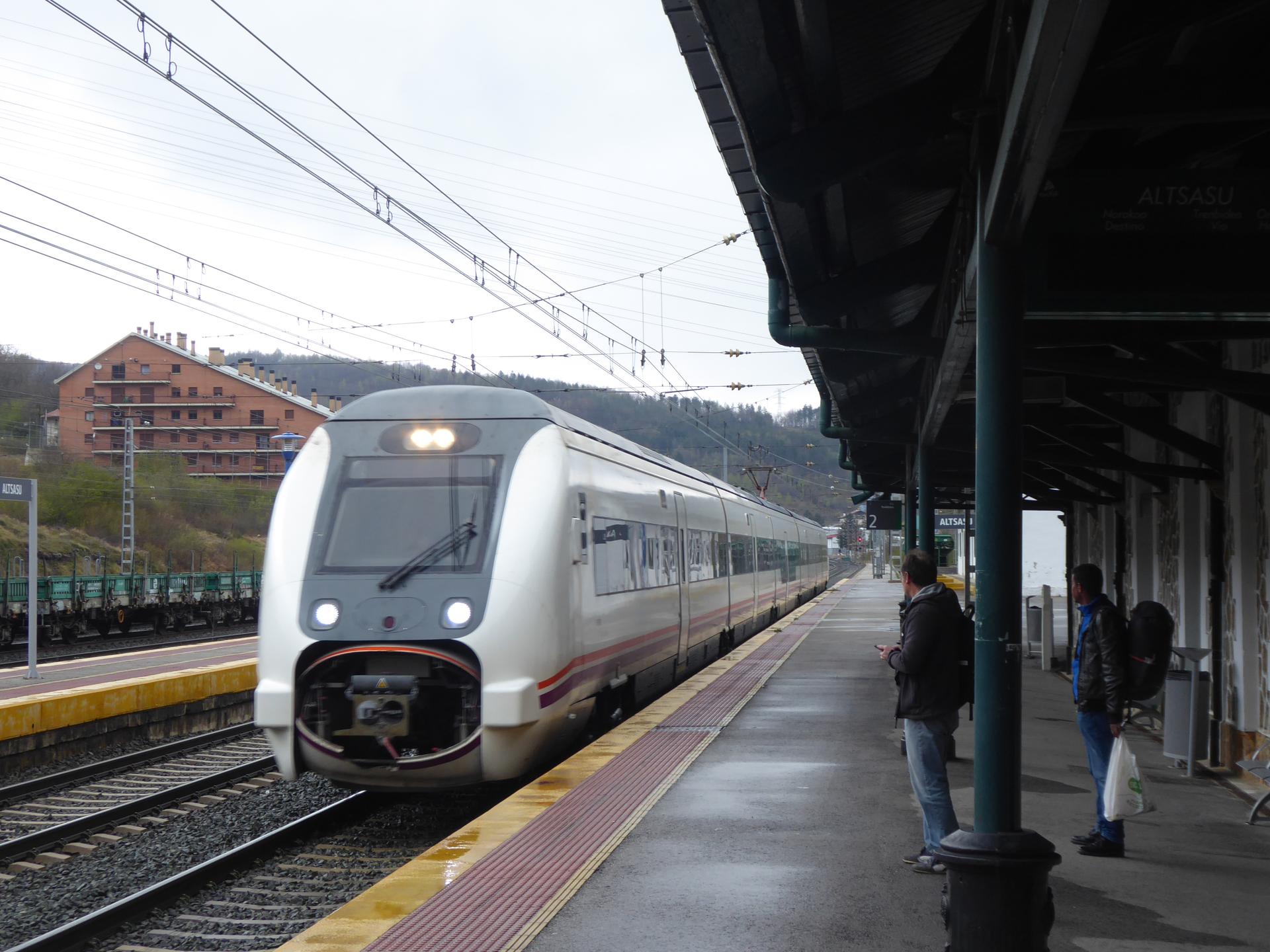 Tren geltokien itxieraren aurrean, mobilizazioak