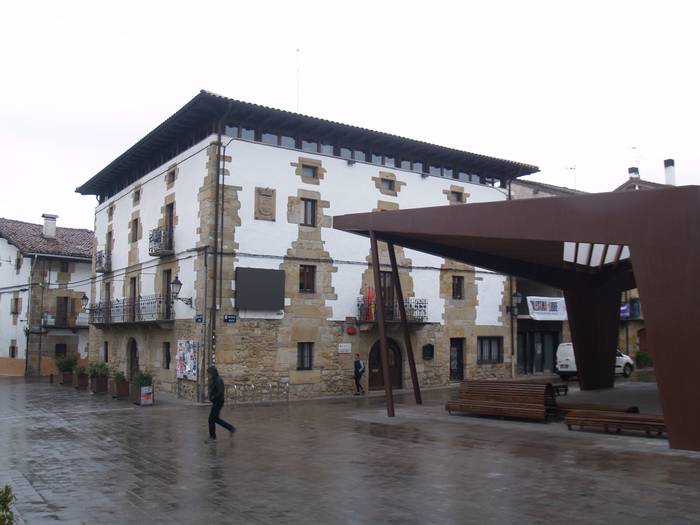 Euskarara hurbiltzeko ikastaroa izanen da Lakuntzan