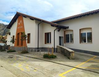 Eskola itxuraldatuta