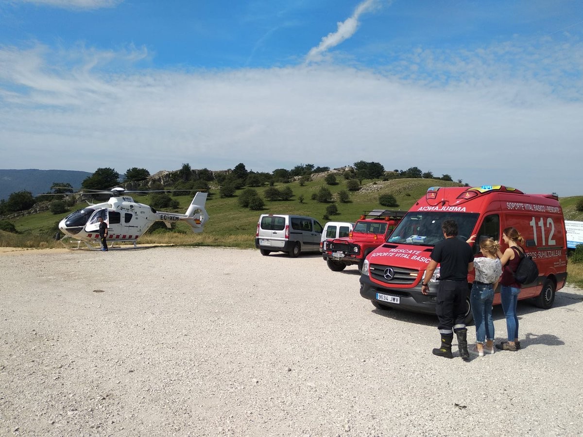 Errepide mantenuko langile baten lan-istripu larria 