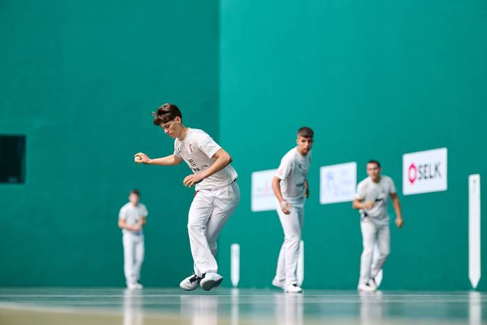 Kadeteen Lau eta Erdiko Txapelketako final zortzirenak, Lakuntzan eta Irurtzunen