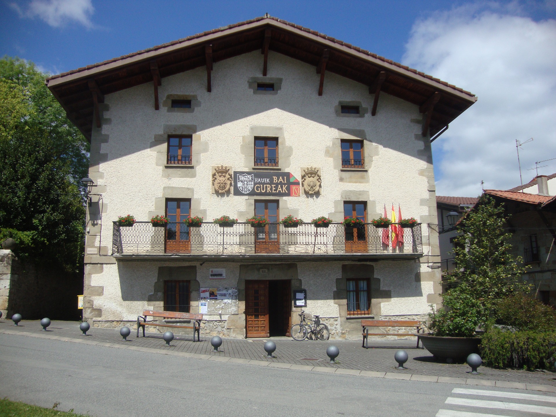 Udal lanpostua beteta