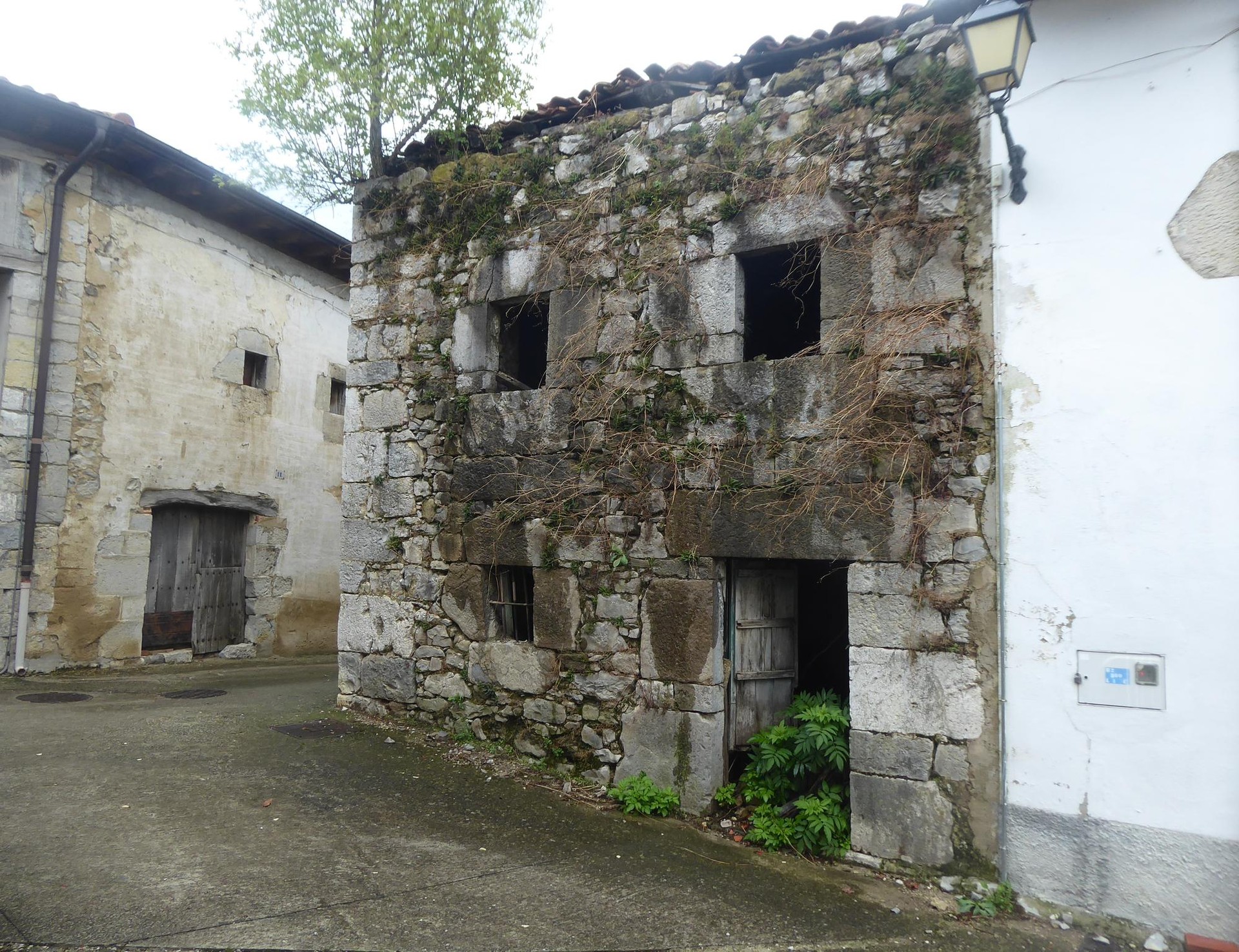 Hirugarren etxea bota du udalak