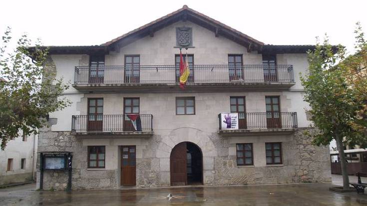 Bakaikuko udaberri festa eta Uharte Arakilgo eta Olatzagutiko udal kontuak