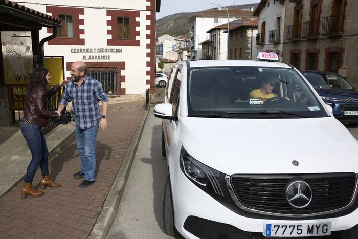 Irurtzun eta Basaburua lotzen duen garraio zerbitzua