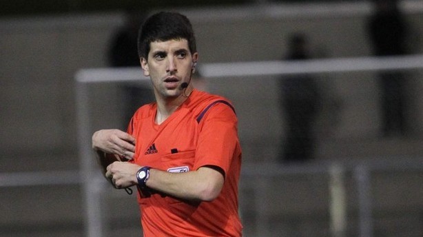 Imanol Irurtzun arbitroa mailaz igo da