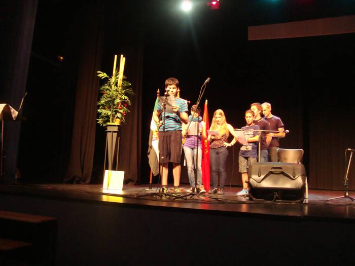Bi herrialde batera, bertsoak lotuak