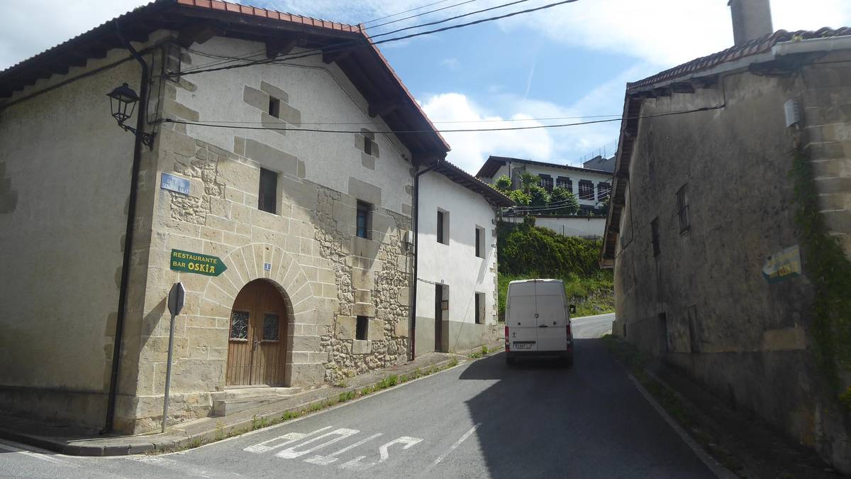 Alokairurako bi etxebizitza eraikitzen