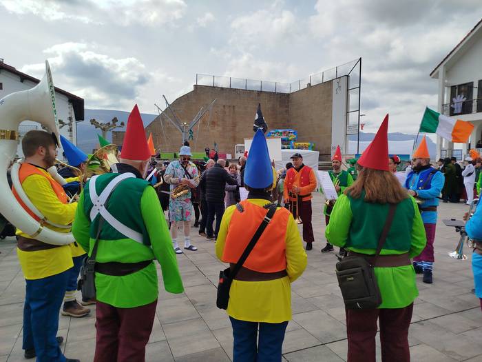 Irurtzungo inauteri asteburua