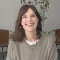 "Menopausia gorputza entzuteko aukera bat da"