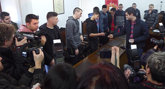 Kinto buruzagien aukeraketa - 12