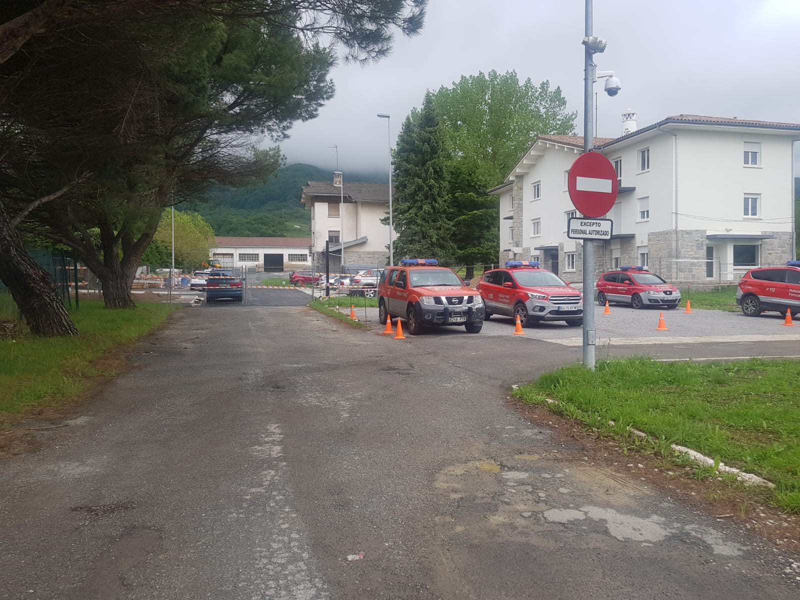 Foruzaingoaren polizia-etxeko “segurtasun falta” salatu dute
