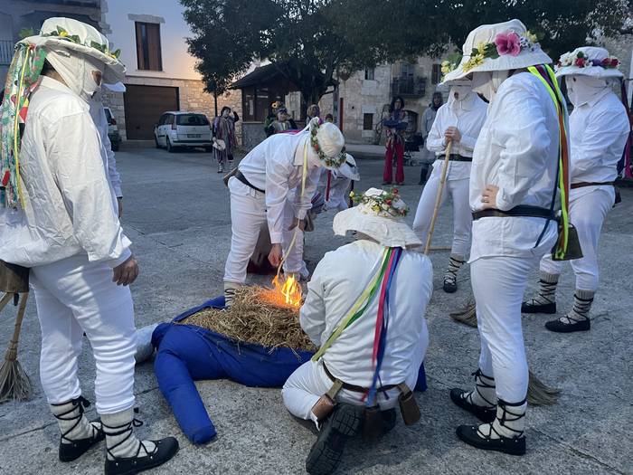 Bi inauteri egun Ihabarren