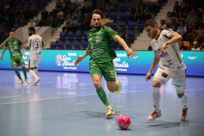 Lehendabiziko porrota etxean