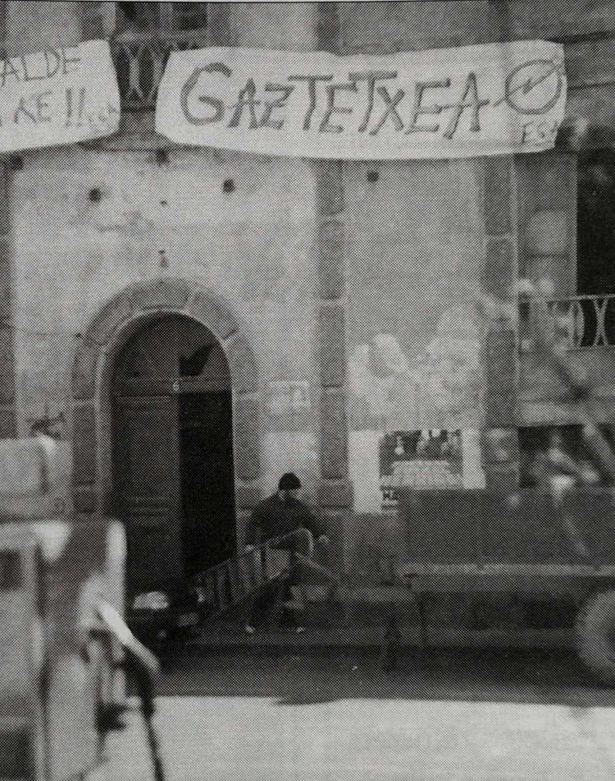 Etxarriko gaztetxean lanean