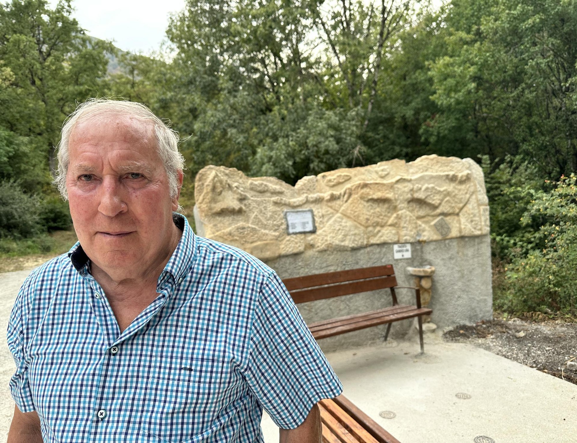 "Oso gustura egoten naiz harria lantzen"